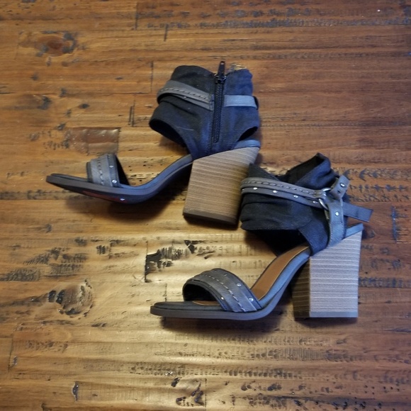 Jellypop Shoes - JellyPop Block heel sandal..sz 6.5